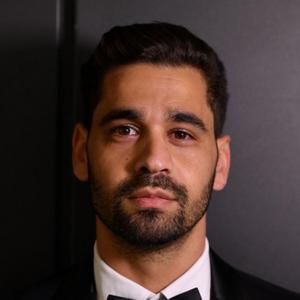 משקיעים בביטחון עם איתי ארז פודקאסט לוגו